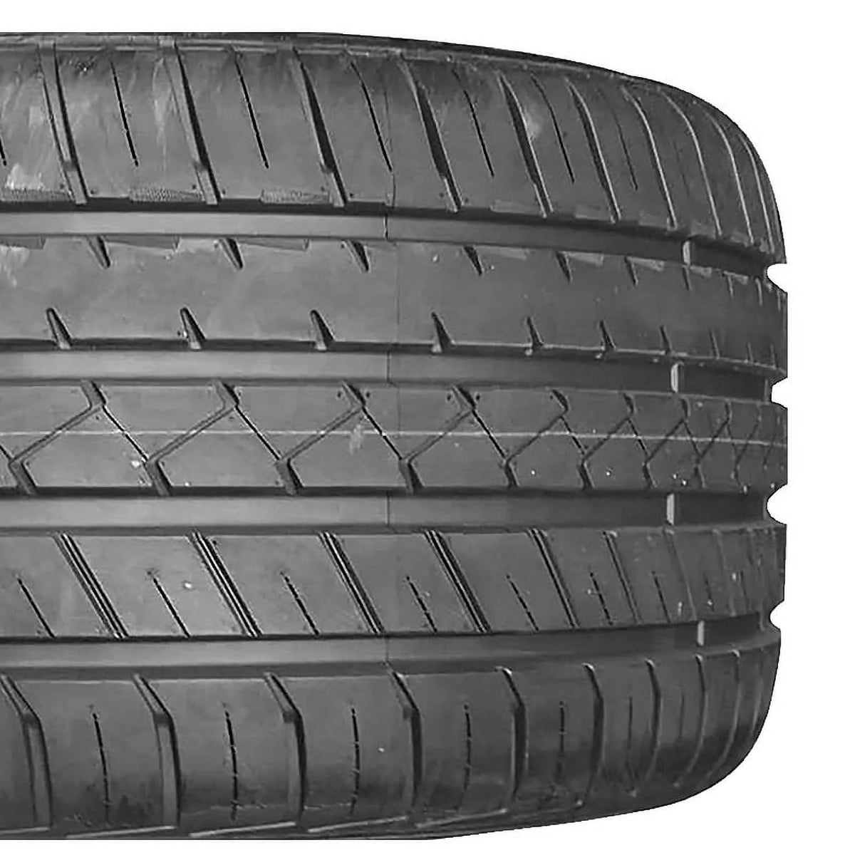 225/40R19 100W Tire L121350