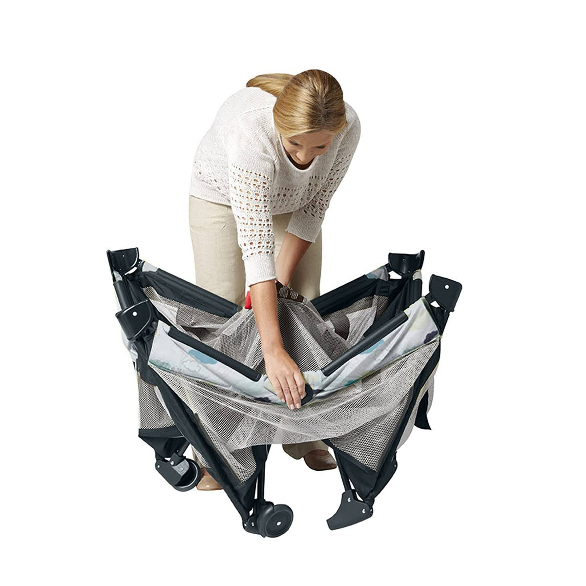 Full-Size Infant Bassinet Playard with Push Button Compact Fold D631
