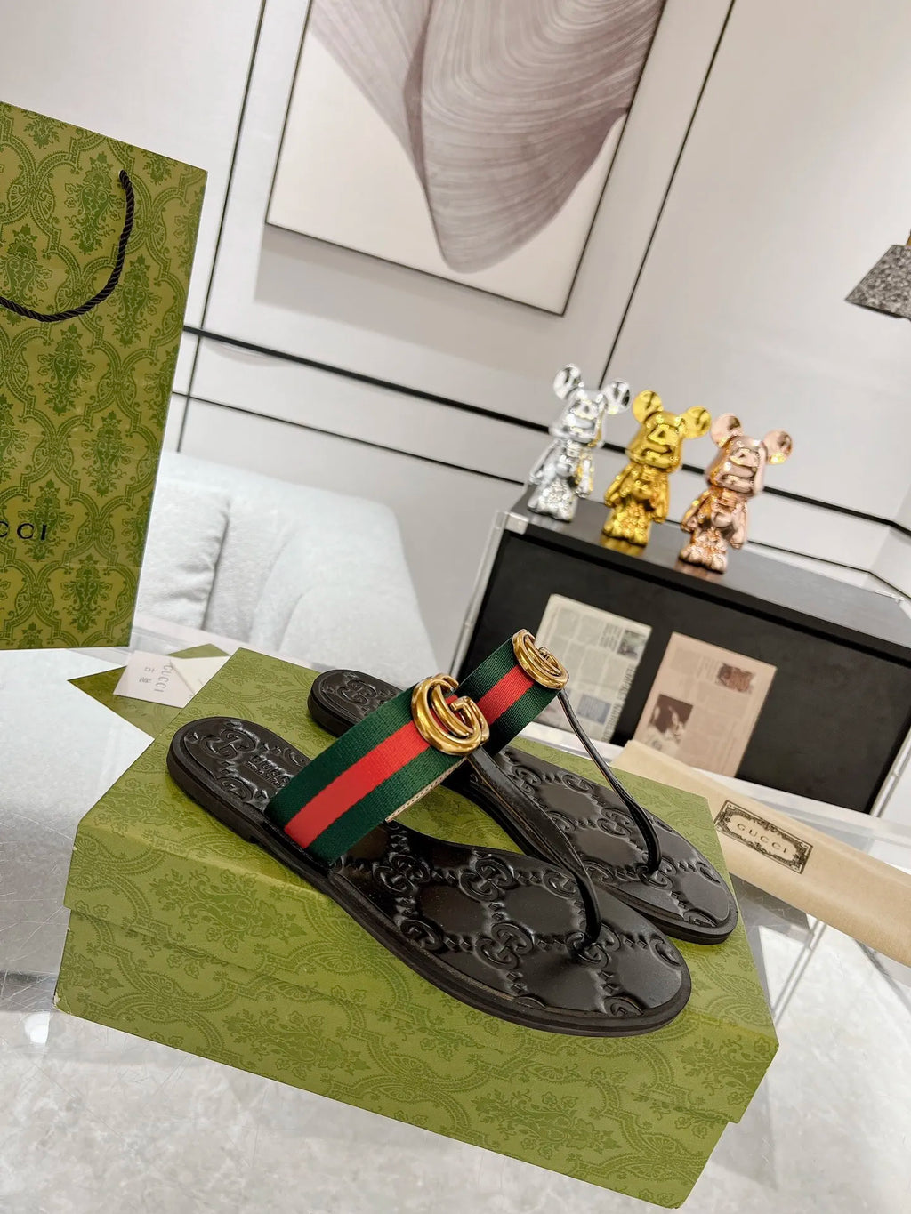 Men and Women Slippers B89550