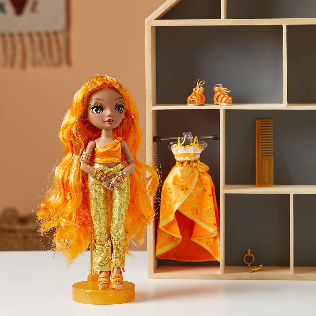 Fashion Doll J94023