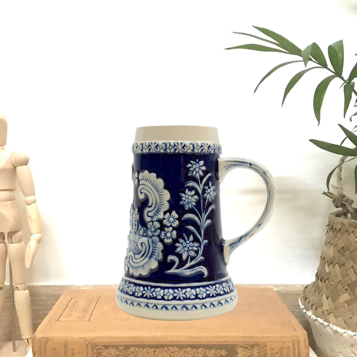 German Castle Engraved Ceramic Beer Stein 0.6 Liter X639