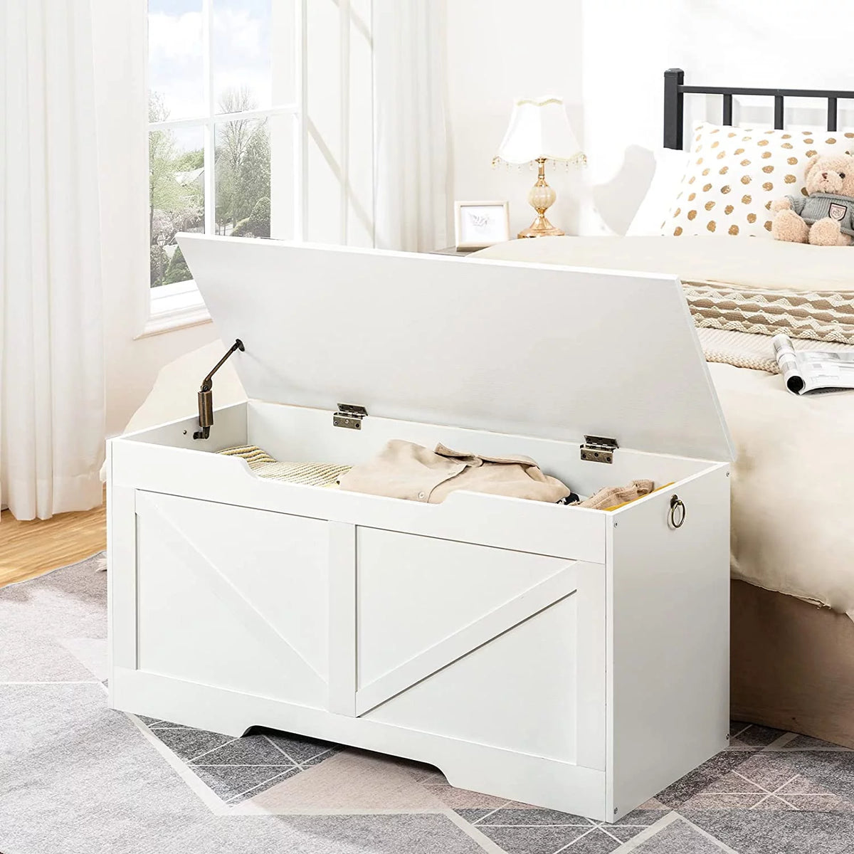 White Wooden Storage Bench S742