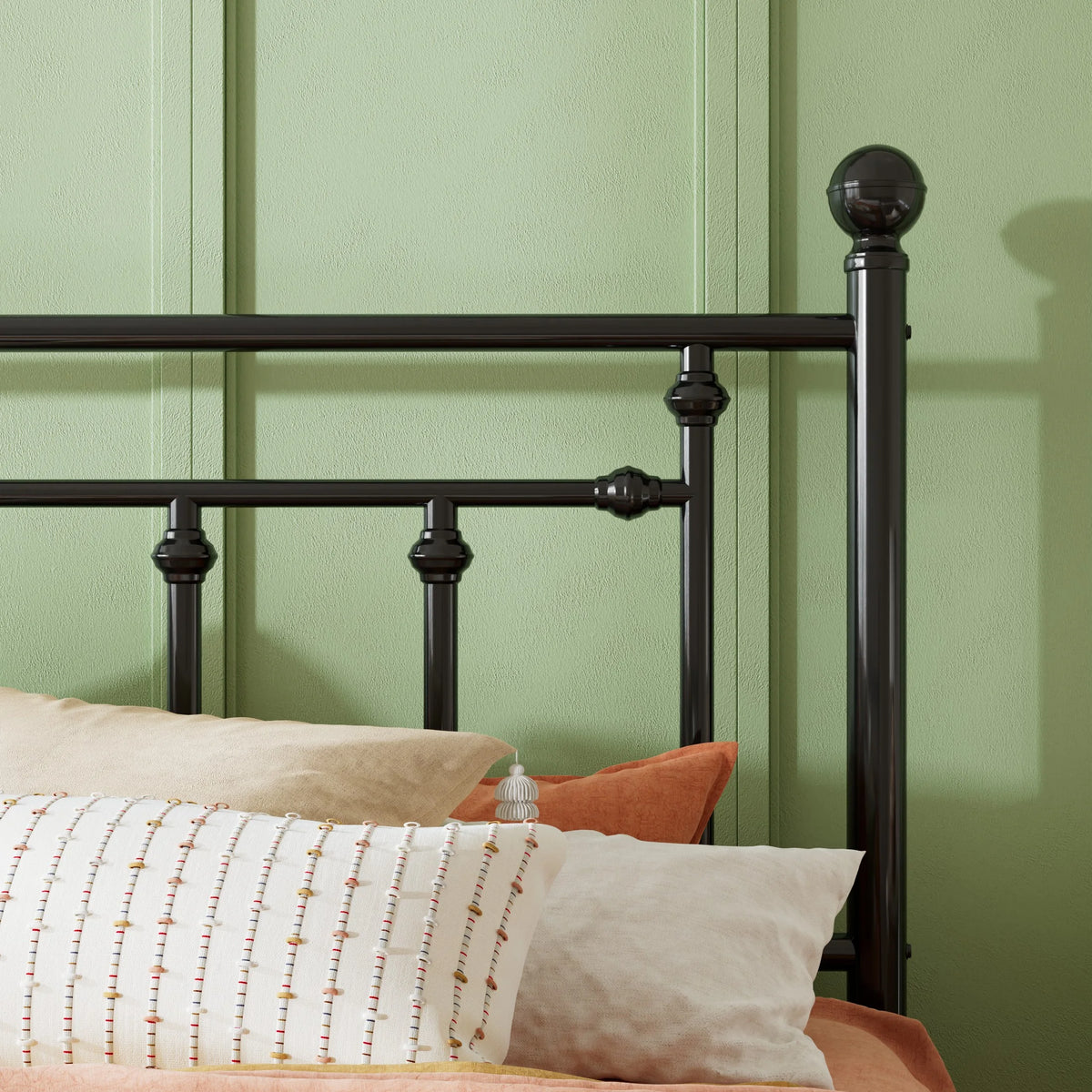 Black Queen Size Metal Platform Bed Frame with Headboard & Footboard R774181