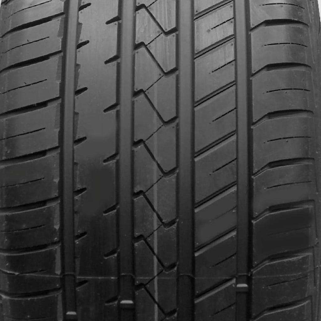 225/40R19 100W Tire L121350