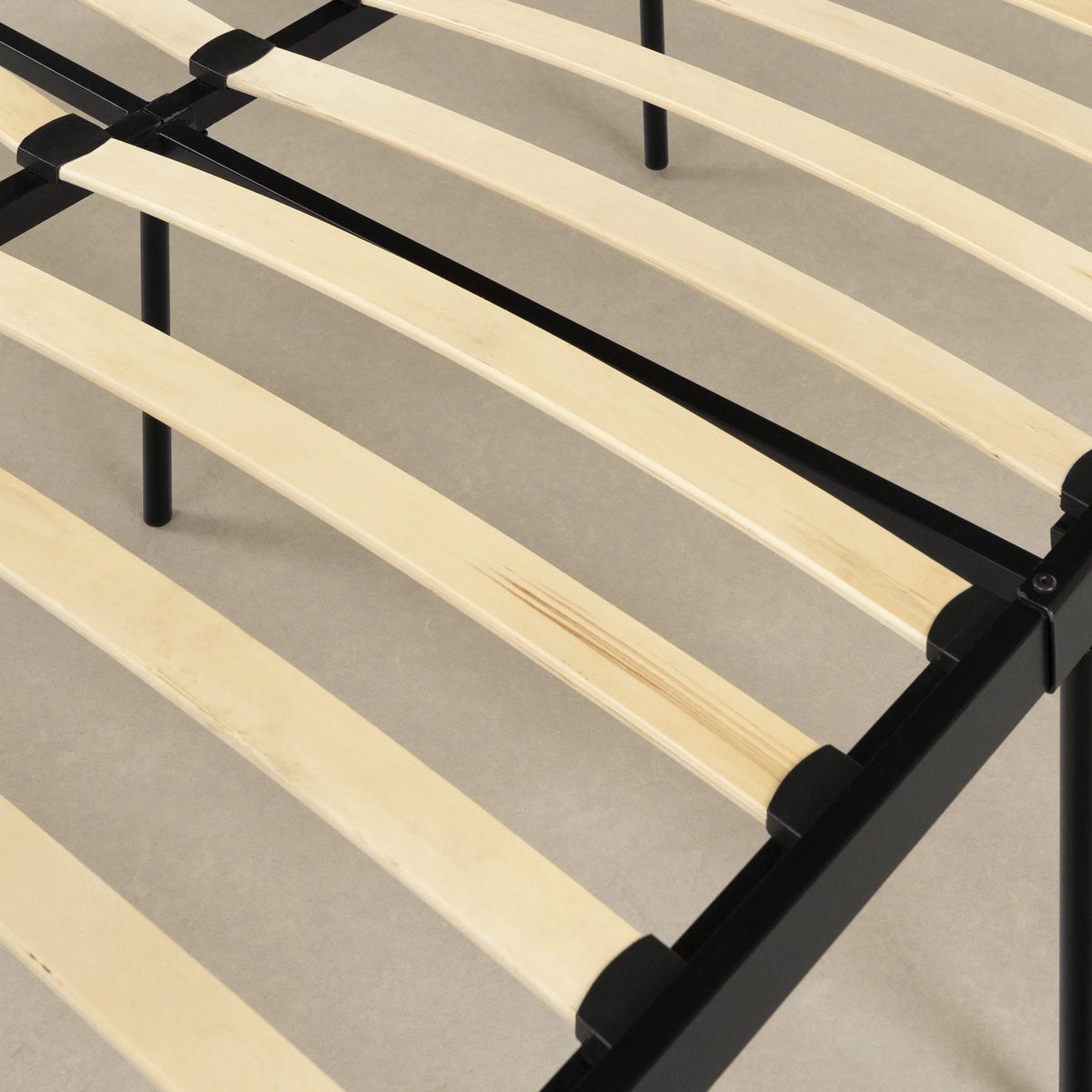 Queen Metal Platform Bed Black Y8617